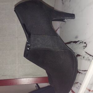 Impo Stretch Taja black upper textile Zip High Heel Stretch booties Sz 9.5